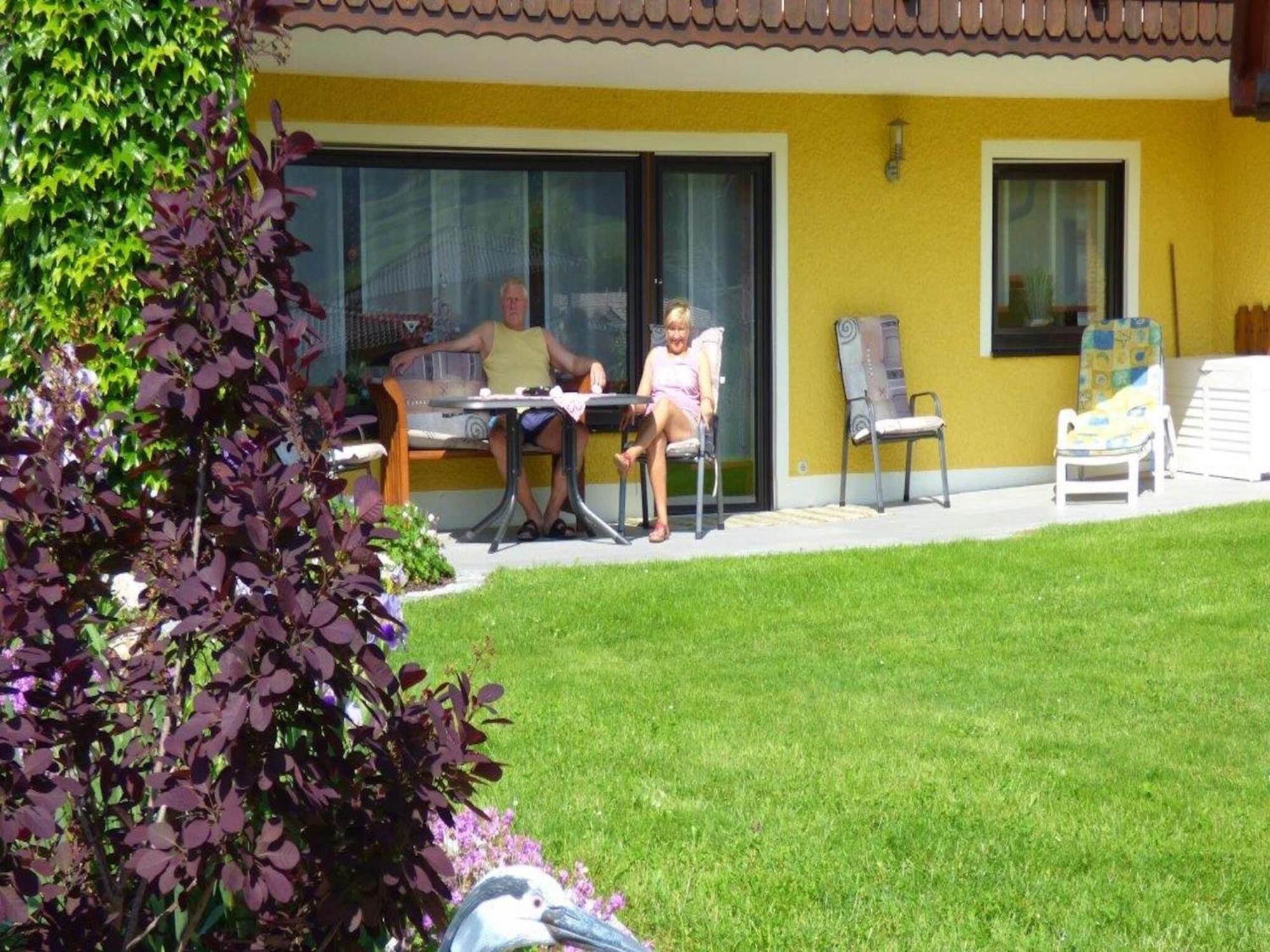 Scenic Apartment With Balcony Garden Deckchairs Barbecue Gleißenberg Exteriér fotografie